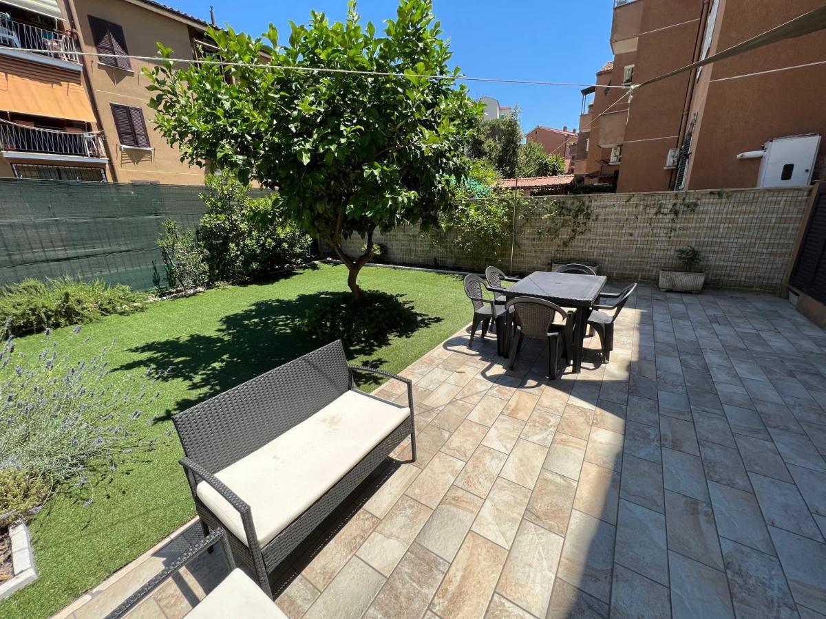 Casa Paestum. Your Wonderful Garden In Rome Roma Exterior foto